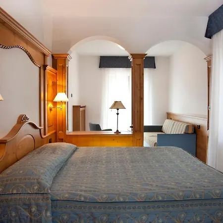 Hotel Jolanda San Martino Di Castrozza Habitación foto
